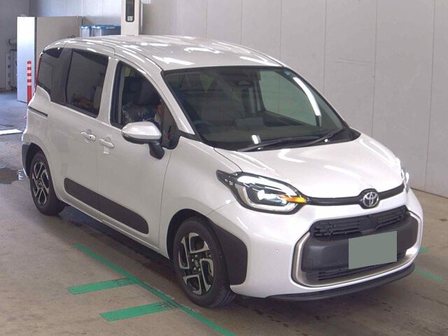 Japan Auction Vehicles 8 2026 Toyota Sienta ハイブリッドZ auction photo