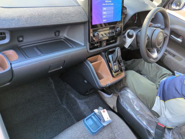 2026 Toyota Sienta ハイブリッドZ auction photo 3