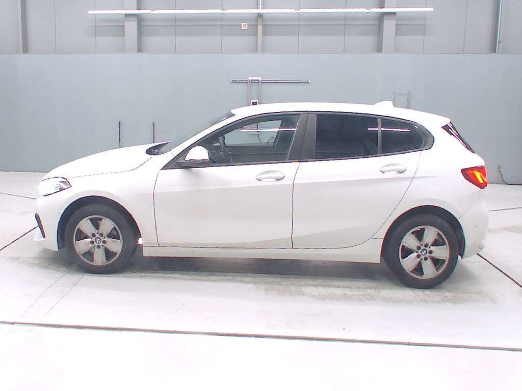 2020 BMW 1 Series 118i auction photo 4