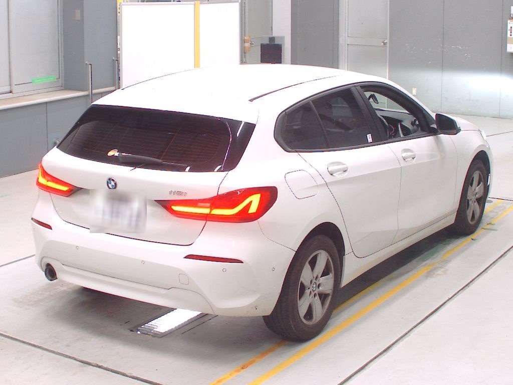 2020 BMW 1 Series 118i auction photo 2
