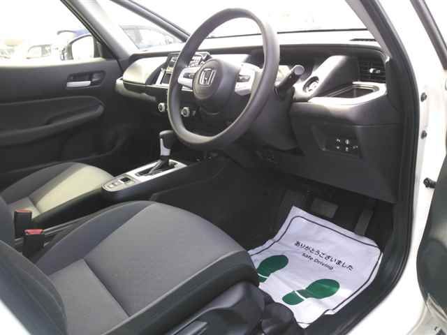 2021 Honda Fit 4WD ホンダセンシング auction photo 3