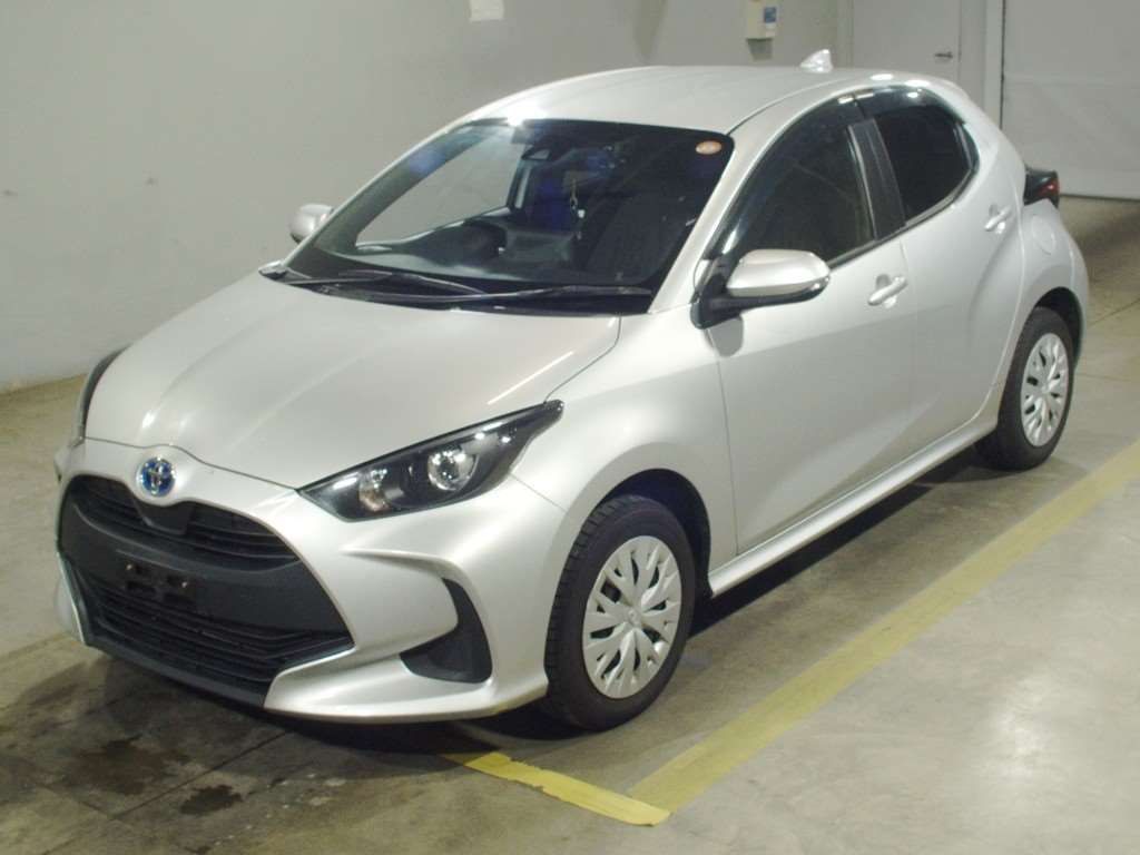 2021 Toyota Yaris Hybrid X 4WD Japan auction vehicle