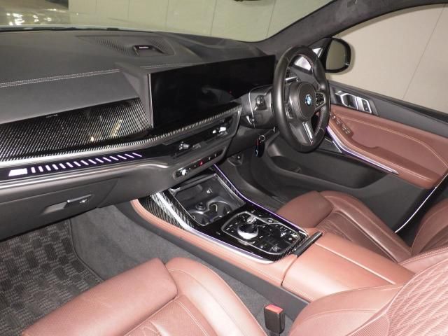 2023 BMW BMW X7 M60i xDrive auction photo 2