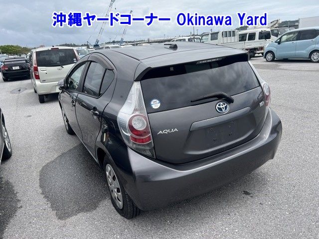 2013 Toyota Aqua S auction photo 2