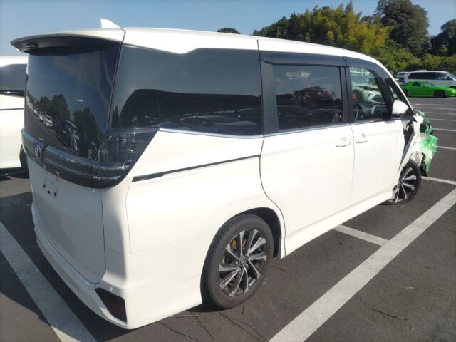 2024 Toyota Voxy S-Z auction photo 5