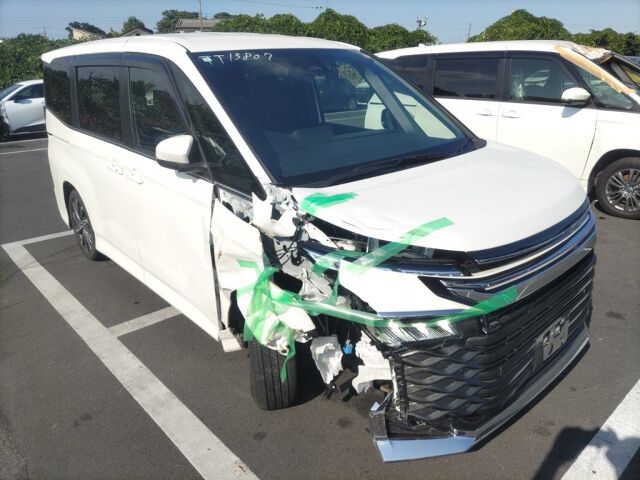 Japan Auction Vehicles 8 2024 Toyota Voxy S-Z auction photo