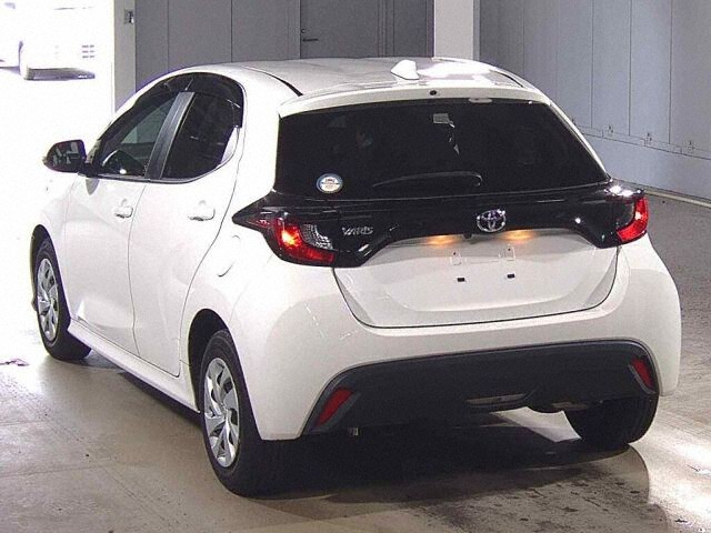 2021 Toyota Yaris X auction photo 2