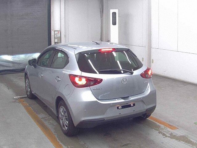 2023 Mazda 2 15C auction photo 2
