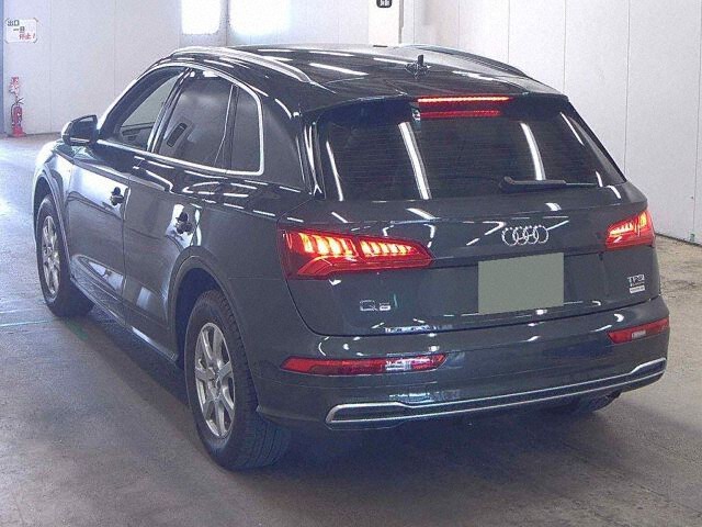 2017 Audi Q5 2.0TFSIクワト1ST 4WD auction photo 2