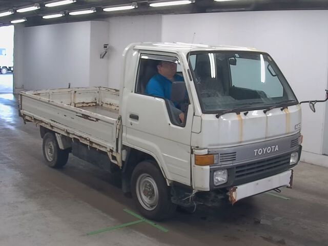 Japan Auction Vehicles 8 1993 Toyota Hiace 4WD auction photo