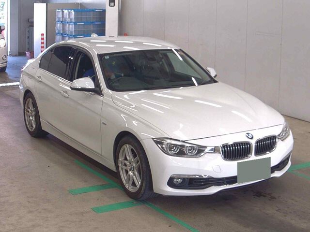2016 BMW 3 Series 318I Luxury Japan auction vehicle