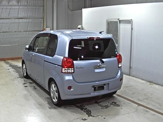 2015 Toyota Porte F auction photo 2