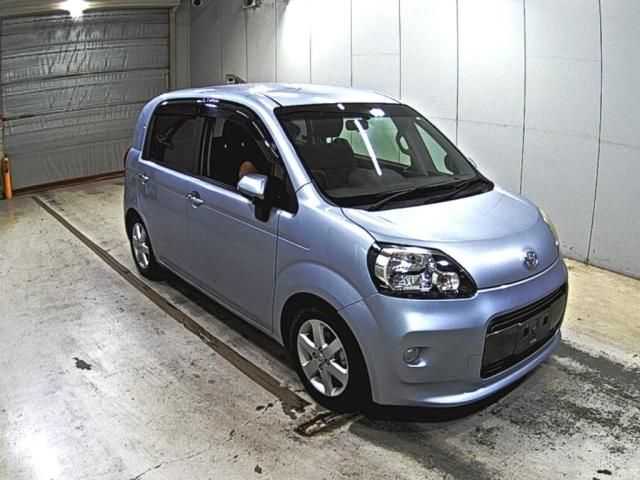 2015 Toyota Porte F Japan auction vehicle