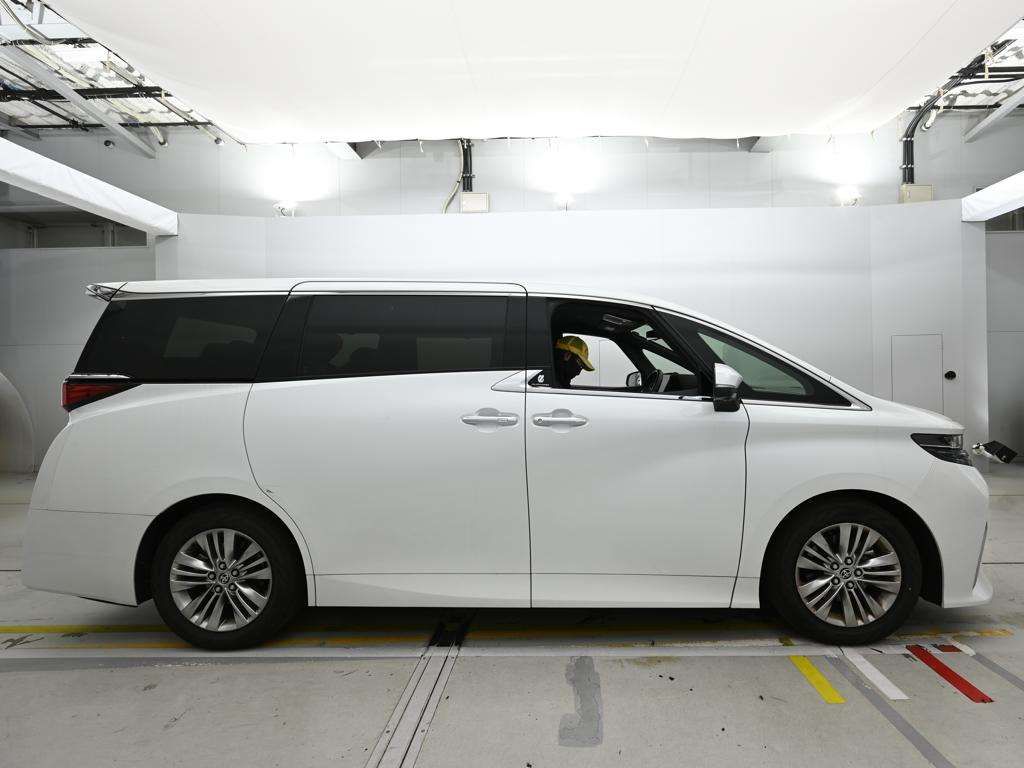 2025 Toyota Alphard Z auction photo 3