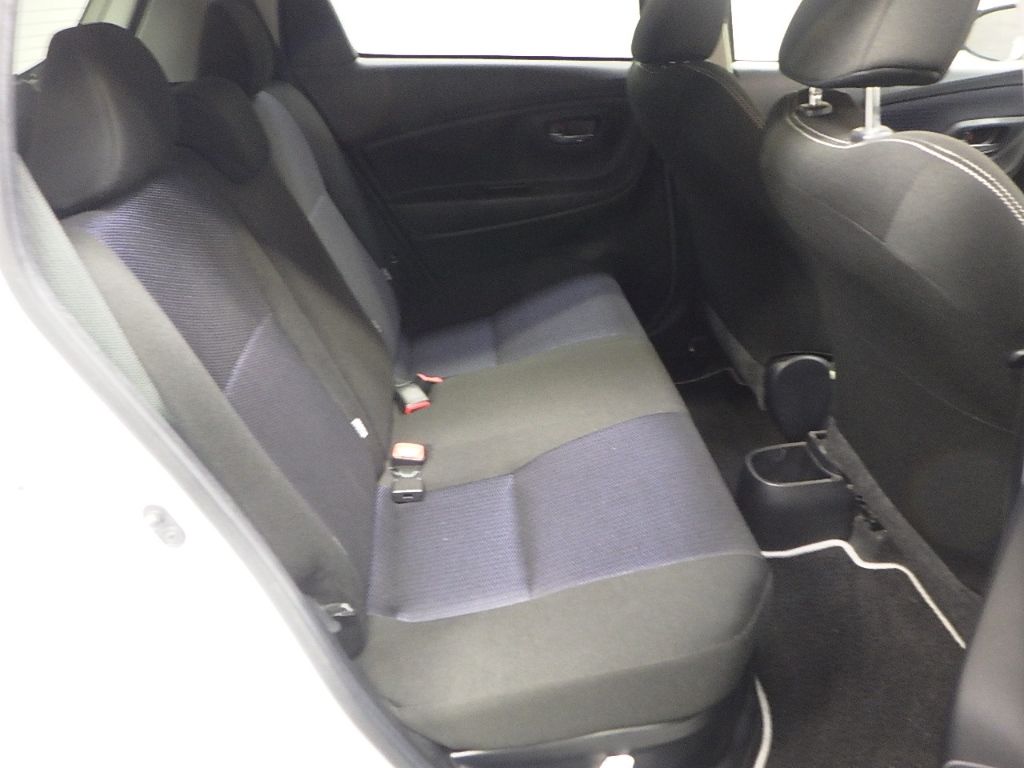2018 Toyota ヴィッツ 5HB Hybrid F Safety Edition II auction photo 7