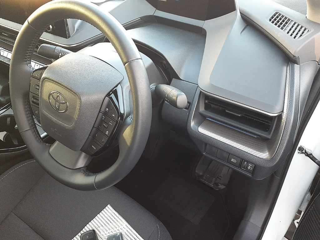 2025 Toyota Prius G auction photo 9