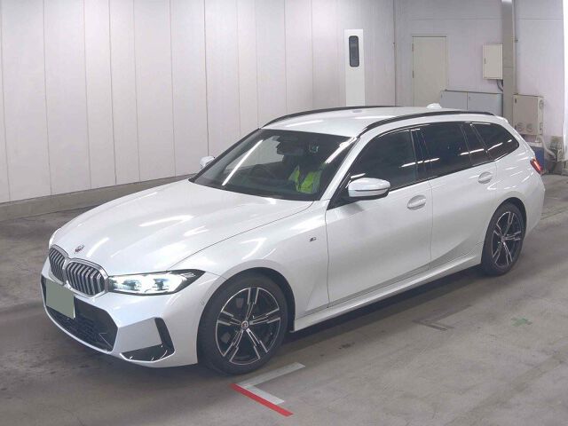 2022 BMW 3 Series 320DXDRツリMスポ 4WD auction photo 4