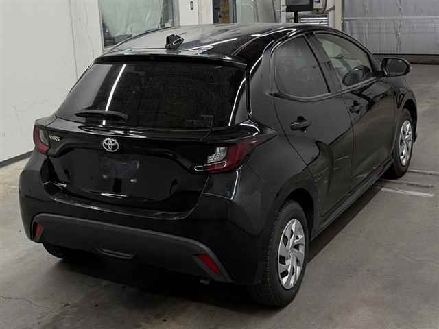 2022 Toyota Yaris G 4WD auction photo 5