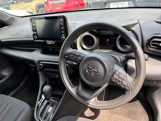 2022 Toyota Yaris G 4WD auction photo 3