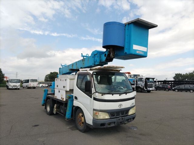 Japan Auction Vehicles 8 2006 Toyota Dyna Koushosagyou auction photo