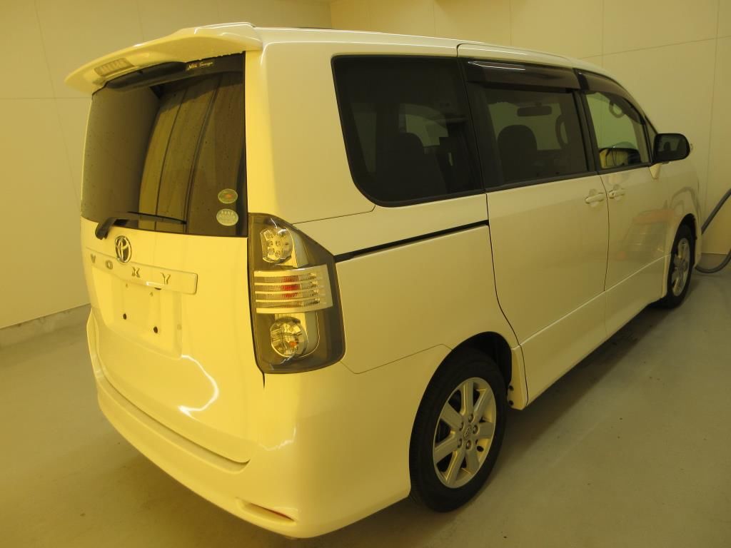 2009 Toyota Voxy Z 8人 auction photo 2
