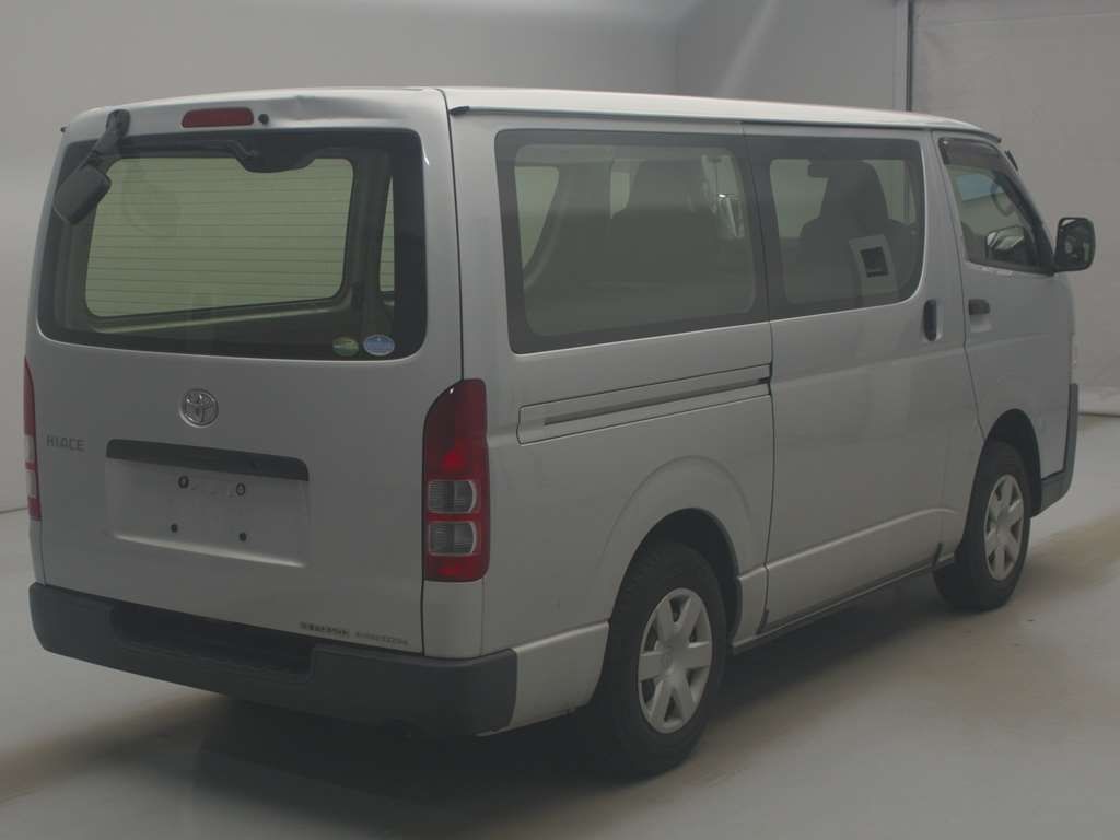 2019 Toyota Hiace ロングDX 4WD auction photo 2