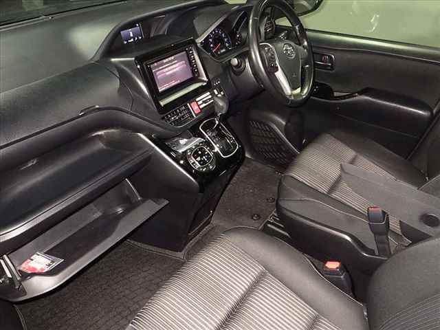 2017 Toyota Voxy ZS auction photo 5