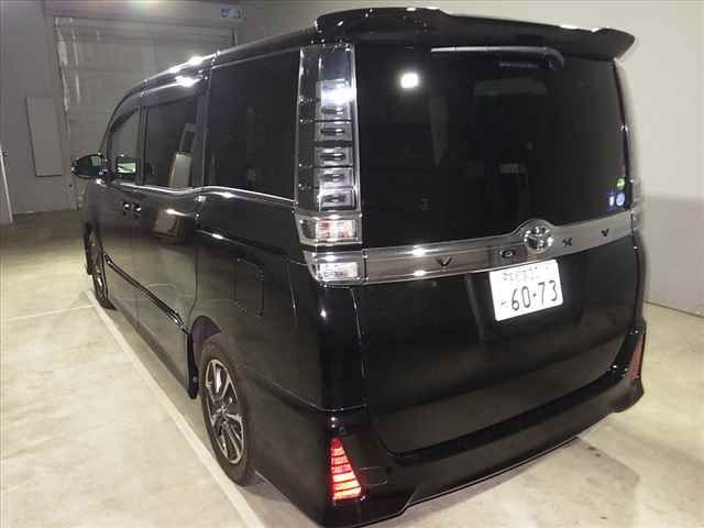 2017 Toyota Voxy ZS auction photo 4
