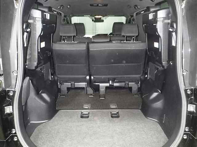 2017 Toyota Voxy ZS auction photo 6