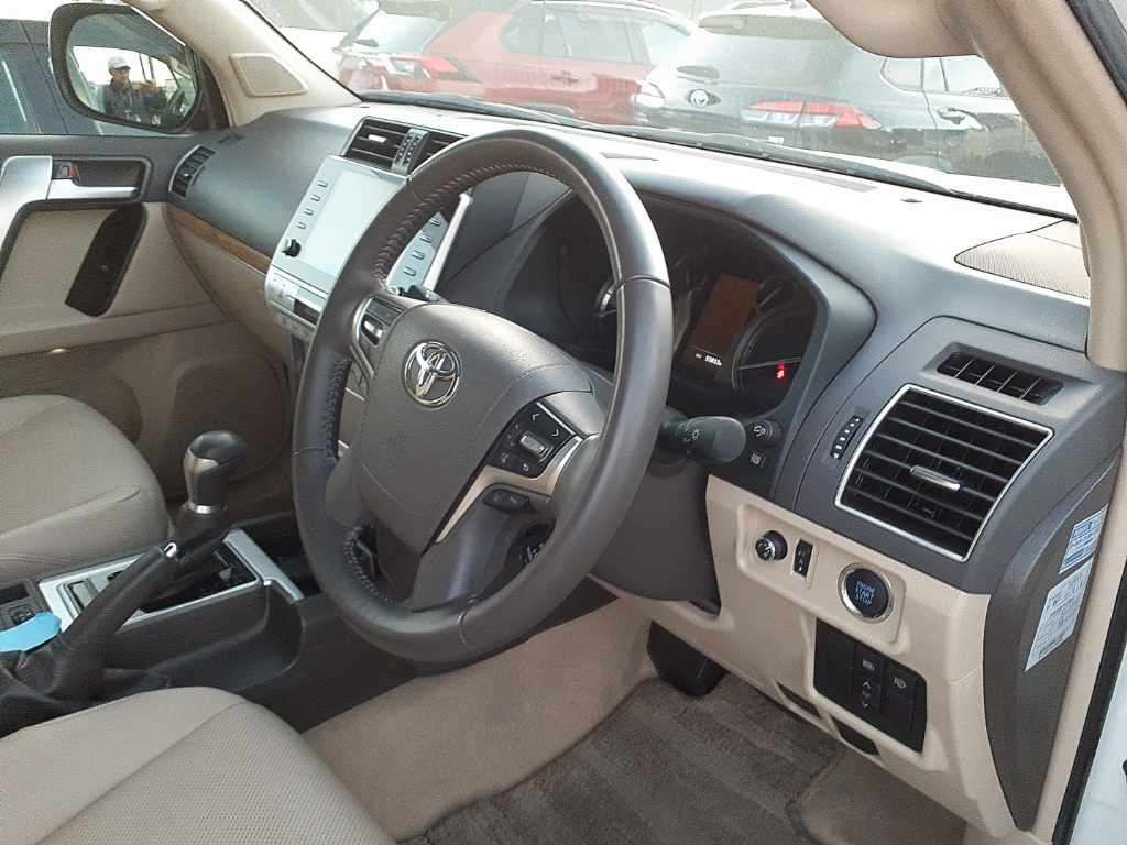 2022 Toyota Land Cruiser Prado TX Lパッケージ 4WD auction photo 9
