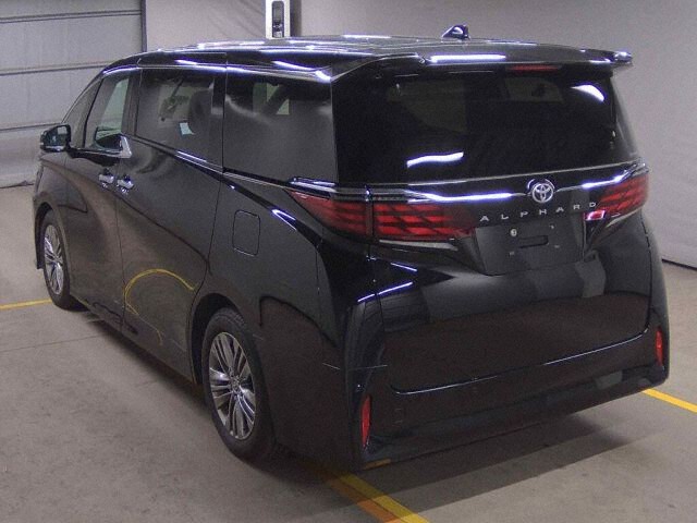 2024 Toyota Alphard Z 4WD auction photo 2