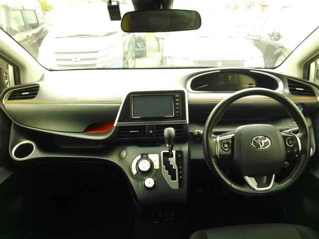 2019 Toyota Sienta Hybrid G auction photo 8