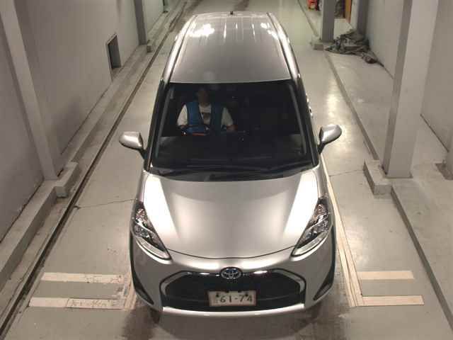 2019 Toyota Sienta Hybrid G auction photo 6