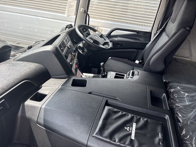 2021 Mitsubishi Fuso Sグレート Van auction photo 5