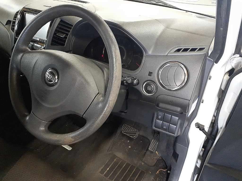 2010 Nissan Roox ハイウェイスター auction photo 9