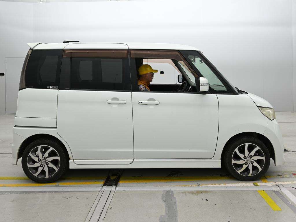 2010 Nissan Roox ハイウェイスター auction photo 3