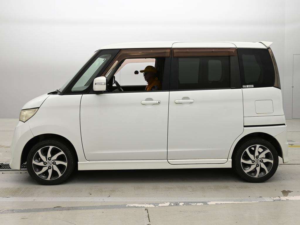 2010 Nissan Roox ハイウェイスター auction photo 4