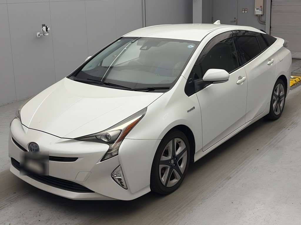 Japan Auction Vehicles 4 2017 Toyota Prius Sツーリングセレクション auction photo