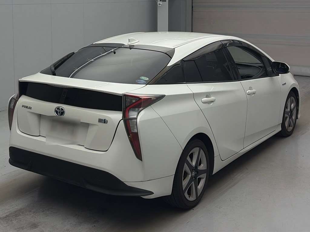 2017 Toyota Prius Sツーリングセレクション auction photo 2