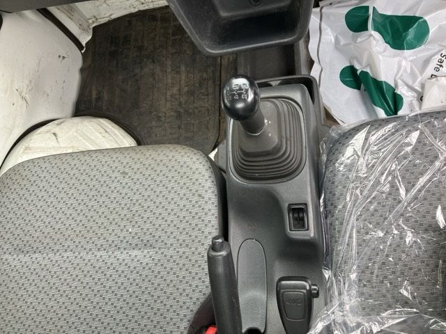 2015 Mitsubishi Minicab トラック.4WD auction photo 5