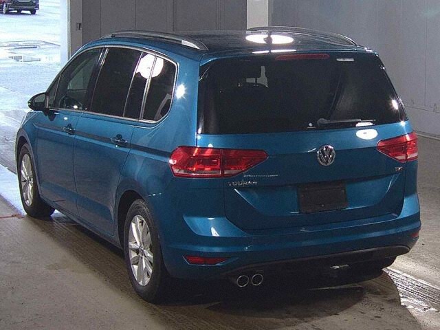 2016 Volkswagen ゴルフトゥーラン TSIコンフォートライン auction photo 2