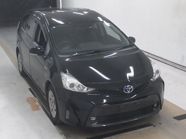2015 Toyota Prius Alpha S Lセレクション Japan auction vehicle