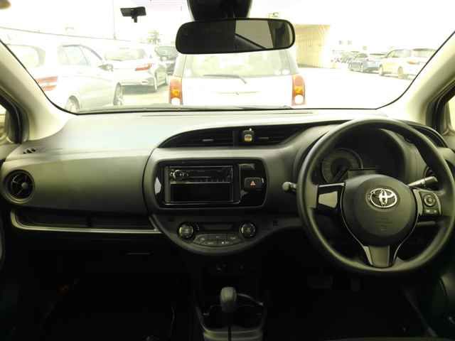 2020 Toyota Vitz ハイブリッドF auction photo 8