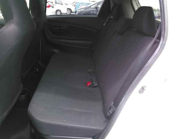2020 Toyota Vitz ハイブリッドF auction photo 9