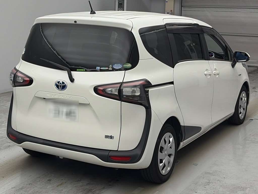 2018 Toyota Sienta ハイブリッドG クエロ auction photo 2