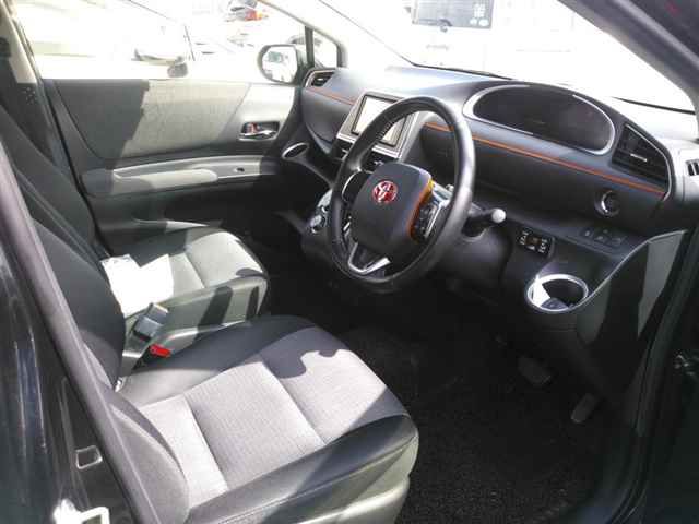 2019 Toyota Sienta Fanbase G auction photo 3
