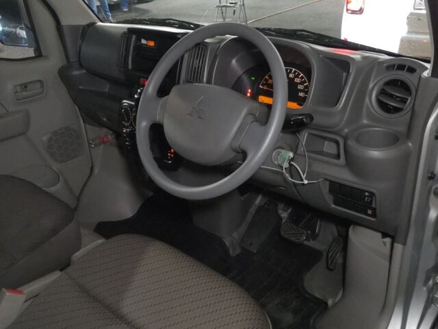 2016 Mitsubishi Minicab G auction photo 3