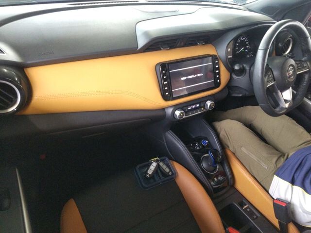 2021 Nissan Kicks X Two-Tone Interior Edition auction photo 3