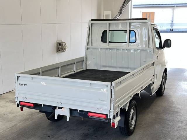2023 Toyota TownAce Truck DX X Edition auction photo 3