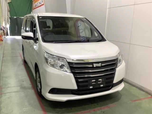 2016 Toyota Noah X Delight Plus Japan auction vehicle